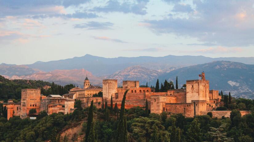 Digital Nomad residence permit renewal in Spain in 2026: What to keep in mind preview photo